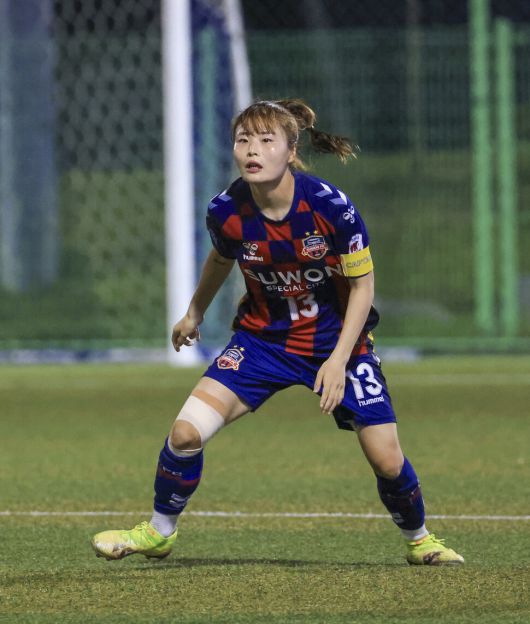 2025년 8월1~2일 경남 창녕군 창녕스포츠파크 축구경기장의 실업팀 선수들. 창녕(경남)=김진수 선임기자 jsk@hani.co.kr