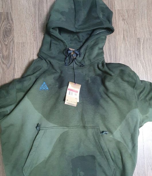 폭우로 택배 상자가 젖어 제품이 손상된 사진/사진출처=온라인 커뮤니티