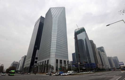 여의도 대형 오피스 빌딩 전경. /사진=머니투데이DB