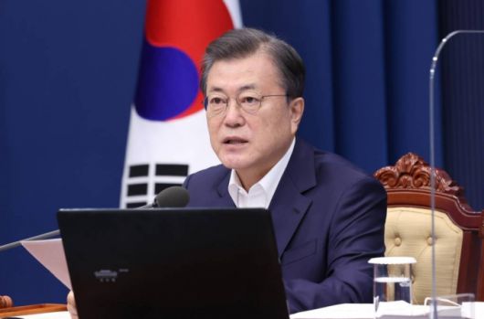 [서울=뉴시스]추상철 기자 = 문재인 대통령이 16일 오전 청와대 여민관에서 열린 국무회의를 주재하고 있다. 2021.03.16. scchoo@newsis.com