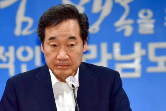 더불어민주당 대선 주자인 이낙연 전 민주당 대표가 이달 15일 오후 전남 무안군 전남도의회 5층 브리핑룸에서 기자회견을 하고 있다. / 사진제공=뉴시스