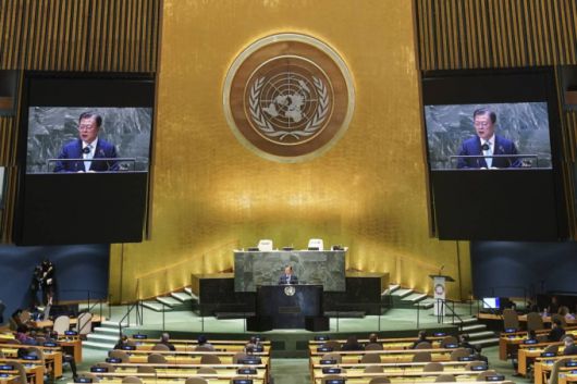 [뉴욕=뉴시스] 김진아 기자 = 문재인 대통령이 20일(현지시간) 미국 뉴욕 유엔본부 총회장에서 열린 제2차 SDG Moment(지속가능발전목표 고위급회의) 개회식에서 발언하고 있다. 2021.09.20.