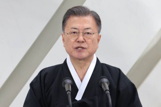 [서울=뉴시스] 김진아 기자 = 문재인 대통령이 1일 서울 서대문구 국립 대한민국임시정부 기념관에서 열린 제103주년 3.1절 기념식에서 기념사를 하고 있다. 2022.03.01.