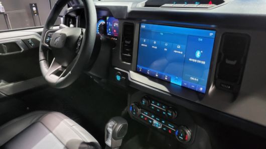 포드 브롱코 내부/사진=이강준 기자