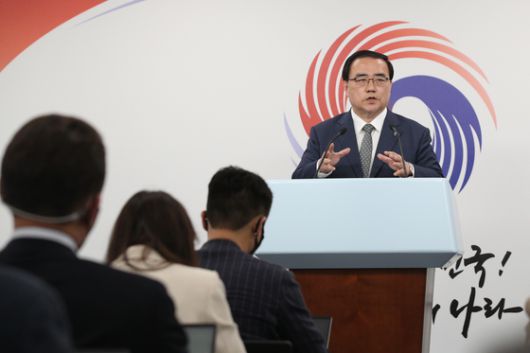 (서울=뉴스1) 안은나 기자 = 김성한 국가안보실장이 21일 오후 용산 대통령실 오픈라운지에서 한미 정상회담 결과에 대해 브리핑하고 있다. (대통령실사진기자단) 2022.5.21/뉴스1