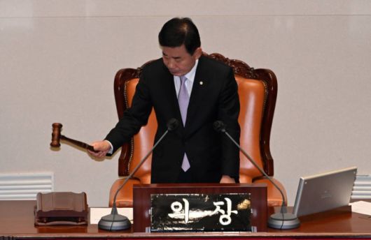 [서울=뉴시스] 전진환 기자 = 김진표 국회의장이 25일 서울 여의도 국회 본회의장에서 제400회 국회(정기회) 제10차 본회의를 개회하고 있다. (공동취재사진) 2022.10.25.