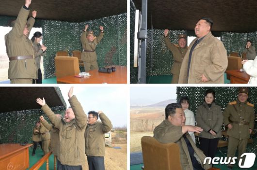 (평양 노동신문=뉴스1) = 북한이 김정은 노동당 총비서의 딸을 전격 공개했다. 노동당 기관지 노동신문은 19일 김 총비서가 전날 대륙간탄도미사일(ICBM) 발사를 지휘했다고 보도하며 그가 딸과 함께 발사 현장을 찾은 사진을 여러 장 공개했다. 오른쪽 하단 사진의 하얀 점퍼를 입은 인물이 김 총비서의 딸이다.    [국내에서만 사용가능. 재배포 금지. DB 금지. For Use Only in the Republic of Korea. Redistribution Prohibited  rodongphoto@news1.kr  Copyright (C) 뉴스1. All rights reserved. 무단 전재 및 재배포 금지.