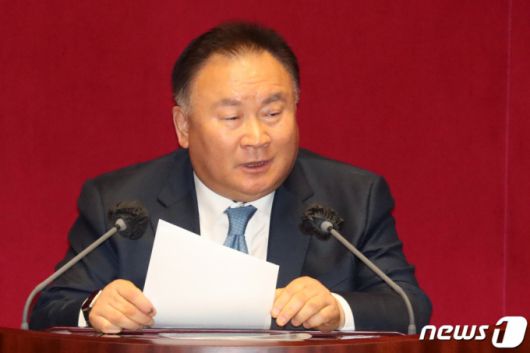 (서울=뉴스1) 황기선 기자 = 이상민 더불어민주당 의원이 13일 오전 서울 여의도 국회에서 열린 제405회국회(임시회) 제4차 국회의원 선거제도 개선에 관한 결의안 심사를 위한 전원위원회에서 발언을 하고 있다. 2023.4.13/뉴스1  Copyright (C) 뉴스1. All rights reserved. 무단 전재 및 재배포 금지.