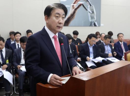 이동관 방송통신위원회 위원장이 10일 오전 서울 여의도 국회에서 열린 과학기술정보방송통신위원회의 방송통신위원회에 대한 국정감사에서 발언을 하고 있다. /사진=뉴시스