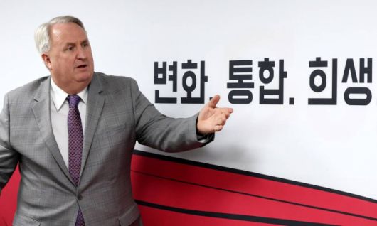 인요한 국민의힘 혁신위원장이 17일 오전 서울 여의도 국민의힘 당사에서 열린 혁신위원회 8차 회의에 참석하고 있다. 2023.11.17. /사진=뉴시스