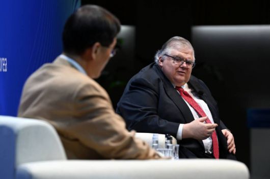 [서울=뉴시스] 사진공동취재단 = 이창용 한국은행 총재와 아구스틴 카르스텐스 국제결제은행(BIS) 사무총장이 23일 오전 서울 중구 한국은행 별관 컨퍼런스홀에서 중앙은행 디지털화폐(CBDC)와 미래 통화 시스템을 주제로 대담을 나누고 있다. 2023.11.23.