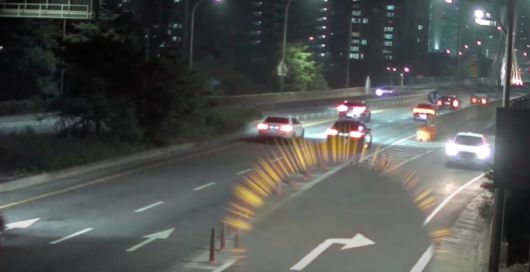 지난달 21일 경기 남양주에서 만취 상태로 역주행을 하는 SUV 운전자의 모습. 마주오던 순찰차를 만난 뒤 경찰에 붙잡혔다. /사진=경찰청 유튜브 캡처