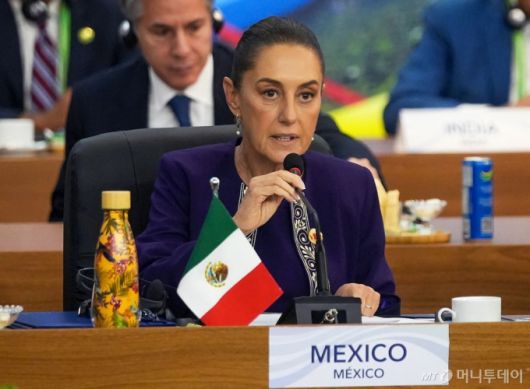 (리우데자데이루 AFP=뉴스1) 우동명 기자 = 클라우디아 셰인바움 멕시코 대통령이 18일 (현지시간) 브라질 리우데자네이루에서 열린 G20 정상회의에 참석을 하고 있다. 2024.11.19  ⓒ AFP=뉴스1  Copyright (C) 뉴스1. All rights reserved. 무단 전재 및 재배포,  AI학습 이용 금지. /사진=(리우데자데이루 AFP=뉴스1) 우동명 기자