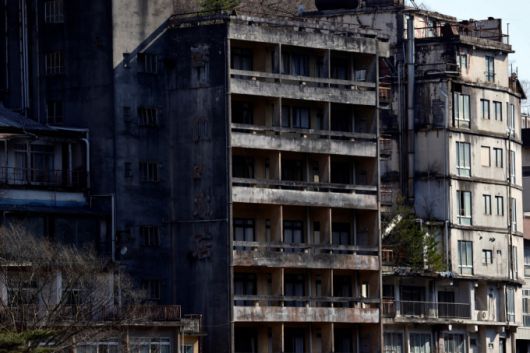 일본 도치기현 닛코시의 온천 휴양지 기누가와 온천 지역에 버블 경제 이후 버려진 호텔과 온천 여관들이 방치되어 있다. 2024.03.15  /로이터=뉴스1