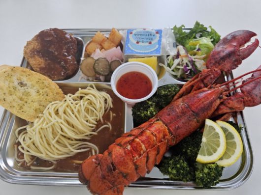 자연가득찬에서 얼마 전 학교급식에 랍스터 요리를 올려 학생들에게 좋은 평가를 받았다./사진제공=자연가득찬