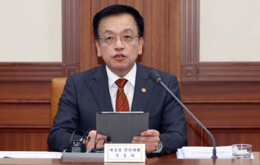 최상목 대통령 권한대행 부총리 겸 기획재정부 장관이 19일 정부서울청사에서 열린 국정현안관계장관회의 겸 경제관계장관회의 겸 산업경쟁력강화관계장관 회의에서 발언하고 있다./사진제공=뉴시스(대통령실통신사진기자단)