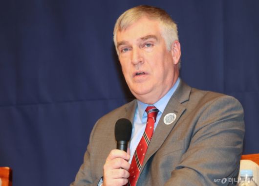 프레드 플라이츠 미국우선주의정책연구소(AFPI) 부소장이 3일 서울 중구 프레스센터에서 열린 제40차 세종국가전략포럼 ‘트럼프 2기 행정부와 동아시아 안보’에서 한미동맹과 북핵 해법을 주제로 발언을 하고 있다. / 사진=뉴스1