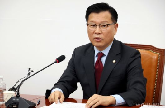 이양수 국민의힘  대선후보 경선 선거관리위원회 부위원장이 10일 오전 서울 여의도 국회에서 선관위 회의 결과를 발표하고 있다. 2025.04.10.  /사진=뉴시스 /사진=조성봉