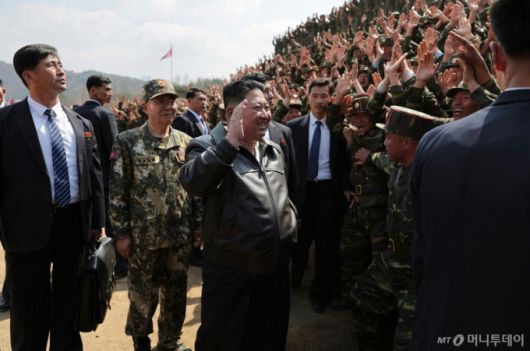 북한 노동당 기관지 노동신문은 지난 5일 "김정은 동지께서 4월4일 조선인민군(북한군) 특수작전부대들의 훈련기지를 방문하시고 종합훈련을 지도했다"라고 보도했다. / 사진=뉴스1