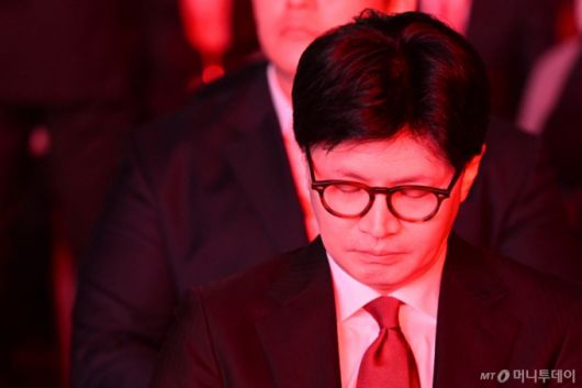 [고양=뉴시스] 고승민 기자 = 3일 경기 고양 킨텍스에서 열린 국민의힘 대선 후보 선출 전당대회에서 최종 탈락한 한동훈 후보가 아쉬운 표정을 짓고 있다. (공동취재) 2025.05.03. photo@newsis.com /사진=고승민