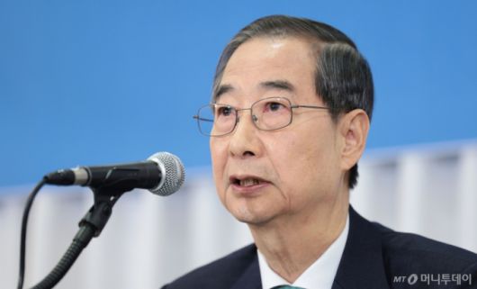 [서울=뉴시스] 국회사진기자단 = 무소속 한덕수 대통령선거 예비후보가 6일 서울 중구 코리아나호텔에서 열린 관훈토론회에서 기조연설을 하고 있다 2025.05.06. photo@newsis.com /사진=