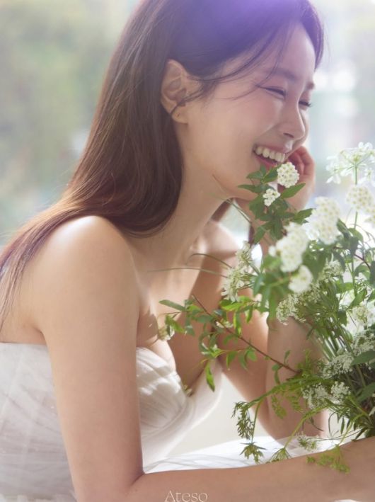 방송인 김지민이 게시한 웨딩사진./사진=김지인 인스타그램 화면캡쳐