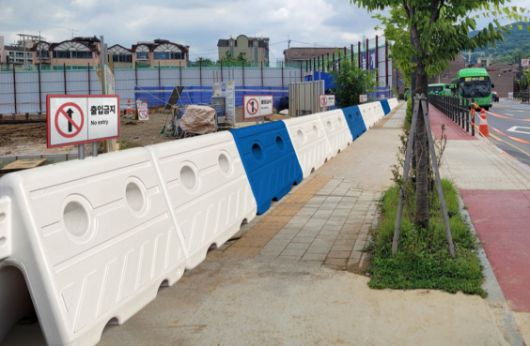 서울시가 디자인을 개선한 방호벽./사진=서울시