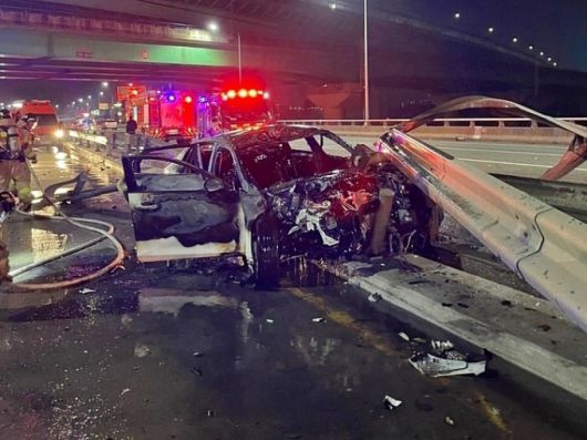 지난 11일 오전 4시9분쯤 충남 아산시 탕정면 매곡리 왕복 6차선 도로에서 발생한 사고 현장./사진제공=충남 아산소방서