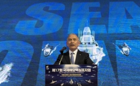 해리 해리스 전 주한미국대사가 29일 오전 부산 해운대구 시그니엘 호텔에서 열린 해군 주최 '국제해양력심포지엄' 기조연설을 하고 있다. / 사진=김인한 기자