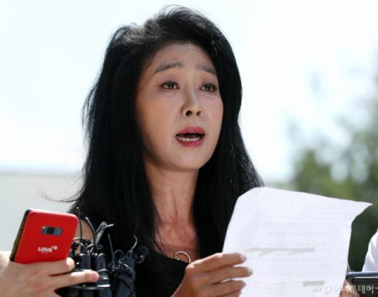 이재명 경기도지사의 '여배우 스캔들' 의혹 당사자인 배우 김부선. /사진=머니투데이 DB