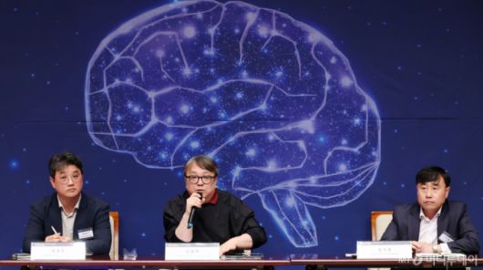 최정진 삼성 SDS Evangelist 그룹장, 김태완 한국오라클 클라우드 기술사업부 상무, 정석종 KT 전략·사업 컨설팅 부문 클라우드·전략 컨설팅팀장이 10일 서울 중구 프레스센터에서 열린 머니투데이 주최 '제5회 K클라우드·AX 프론티어 컨퍼런스'에서 참석자들의 질의에 답하고 있다. /사진=김창현 기자 chmt@