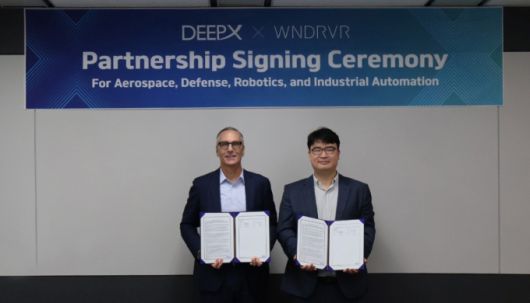 제이 벨리시모  윈드리버 사장, 딥엑스 김녹원 대표 /사진=딥엑스