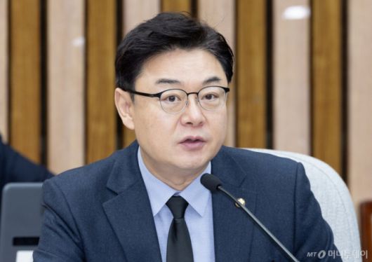 김성원 윤석열 정부의 위헌·무효 비상계엄 선포를 통한 내란행위의 진상규명을 위한 국정조사특별위원회(국정조사특위) 국민의힘 간사가 31일 오전 서울 여의도 국회에서 열린 국정조사특위 1차 전체회의에서 발언을 하고 있다. 2024.12.31/사진=뉴스1 /사진=(서울=뉴스1) 이재명 기자