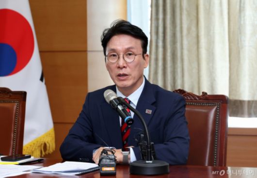 (서울=뉴스1) 임세영 기자 = 김민석 국무총리 후보자가 13일 서울 종로구 통의동 금융감독연수원에 마련된 청문회 준비단 사무실에서 열린 밥상물가 안정을 위한 경청 간담회에서 발언하고 있다.(공동취재) 2025.6.13/뉴스1  Copyright (C) 뉴스1. All rights reserved. 무단 전재 및 재배포,  AI학습 이용 금지. /사진=(서울=뉴스1) 임세영 기자