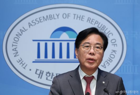 송언석 국민의힘 의원이 12일 서울 여의도 국회 소통관에서 원내대표 선거 출마 기자회견을 하고 있다. 2025.06.12. /사진=뉴시스