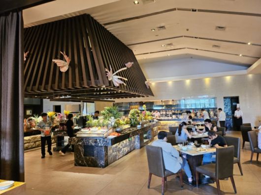 미션힐스 리조트 지하 1층에 위치한 뷔페 '비스트로 온 더 락(Bistro on the Rock)'/사진=김온유 기자