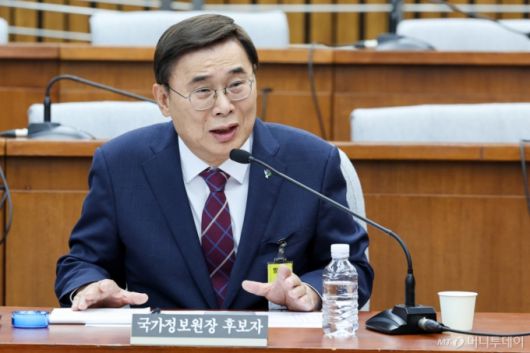 (서울=뉴스1) 안은나 기자 = 이종석 국가정보원장 후보자가 19일 오전 서울 여의도 국회에서 열린 인사청문회에 출석해 의원 질의에 답하고 있다. 2025.6.19/뉴스1  Copyright (C) 뉴스1. All rights reserved. 무단 전재 및 재배포,  AI학습 이용 금지. /사진=(서울=뉴스1) 안은나 기자