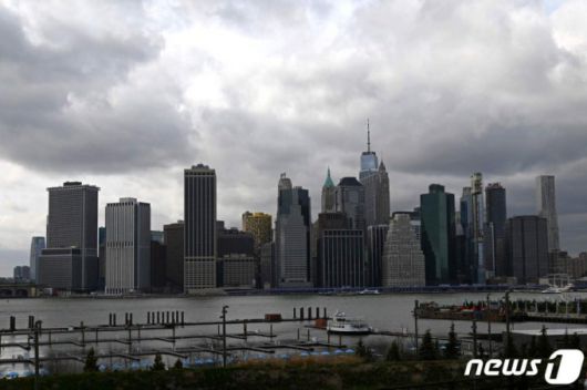 미국 뉴욕주 의회가 초거대 AI 모델로 인한 대규모 재난을 방지하는 법안을 통과시켰다. /AFP=뉴스1