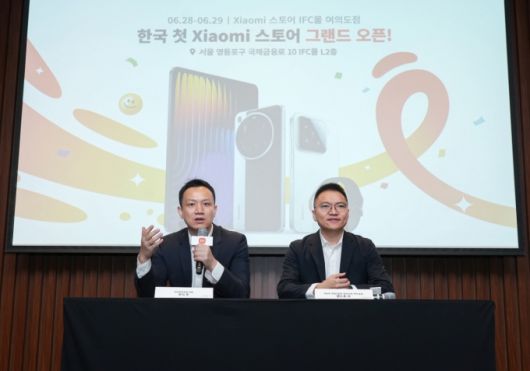 샤오미코리아 사장(왼쪽)과 앤드류 리 샤오미 국제사업부 동아시아 지역 총괄. /사진=샤오미