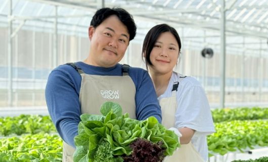 %u25B2%uAC15%uB989%uC0B4%uC790%207%uAE30%20%uBA64%uBC84%uB85C%20%uB0A8%uD3B8%uACFC%20%uD568%uAED8%20%uADC0%uB18D%uD574%20%uC2A4%uB9C8%uD2B8%uD31C%20%u2018%uADF8%uB85C%uC6B0%uC564%uADF8%uB85C%uC6B0%u2019%uB97C%20%uCC3D%uC5C5%uD55C%20%uC1A1%uC9C4%uACBD%uC528%uC640%20%uB0A8%uD3B8/%uC0AC%uC9C4%uC81C%uACF5%3D%uADF8%uB85C%uC6B0%uC564%uADF8%uB85C%uC6B0