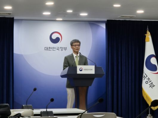 3일 정부서울청사에서 열린 수상자 브리핑에서 발표하는 황철성 서울대 교수 /사진=박건희 기자