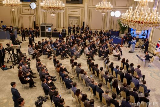 [서울=뉴시스] 이재명 대통령이 3일 청와대 영빈관에서 열린 '대통령의 30일, 언론이 묻고 국민에게 답하다' 기자회견에서 출입기자들 질문에 답변하고 있다. (사진=대통령실 제공) 2025.07.03. photo@newsis.com  *재판매 및 DB 금지 /사진=고범준