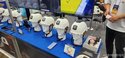 아스가드 주식회사의 스마트 안전모 '투구'(TUGU)