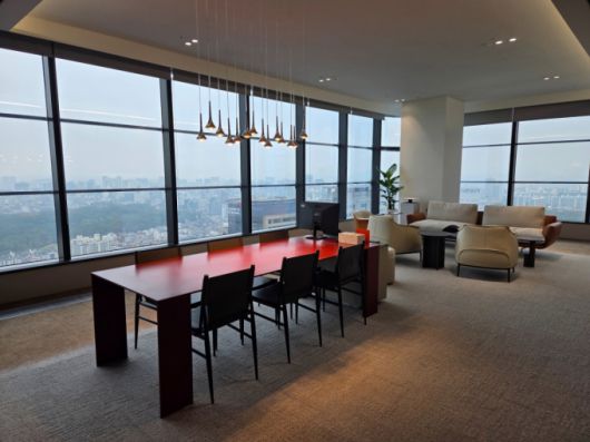 미래에셋증권 1호 패밀리오피스 센터 'The Sage 패밀리오피스 강남'의 대형 상담실. /사진=배한님 기자