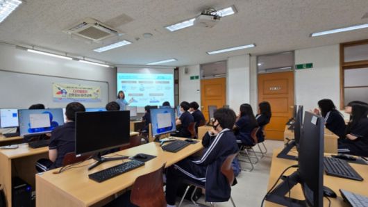 지난 4일 서울 광진구 광남중학교에서 방송통신위원회와 한국지능정보사회진흥원(NIA) 주관으로 진행된 디지털 윤리 교육 현장 /  사진=황국상 기자