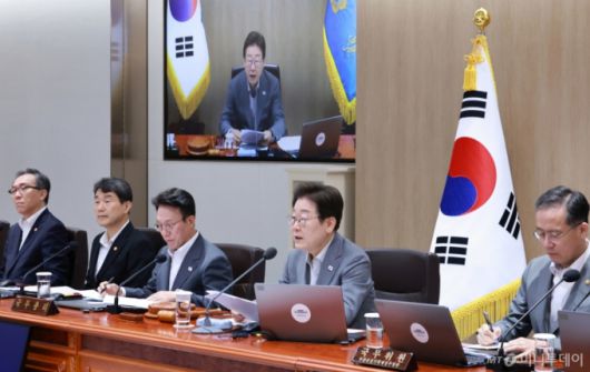 [서울=뉴시스] 최동준 기자 = 이재명 대통령이 15일 서울 용산 대통령실 청사에서 열린 국무회의에서 발언하고 있다. (대통령실통신사진기자단) 2025.07.15. photocdj@newsis.com /사진=최동준