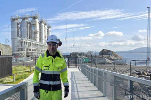 지난달 26일(현지시간) 노르웨이 베스트란드(Vestland)주 외이가르덴(Oeyargden)의 노던라이츠(Northern Lights) 터미널. 게일 그뢰트바이트(Geir Groettveit) 운영책임자의 모습./외이가르덴(노르웨이)=김도균 기자