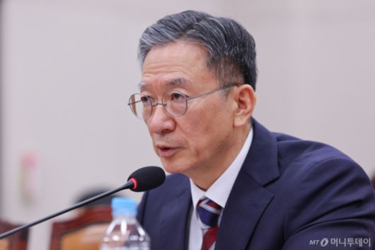 (서울=뉴스1) 안은나 기자 = 정성호 법무부 장관 후보자가 16일 오후 서울 여의도 국회 법제사법위원회에서 열린 인사청문회에 출석해 의원 질의에 답하고 있다. 2025.7.16/뉴스1  Copyright (C) 뉴스1. All rights reserved. 무단 전재 및 재배포,  AI학습 이용 금지. /사진=(서울=뉴스1) 안은나 기자
