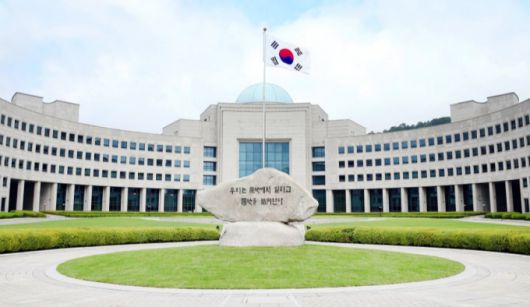 국가정보원의 원훈(院訓)이 '우리는 음지에서 일하고 양지를 지향한다'라고 쓰여 있다. / 사진=국가정보원