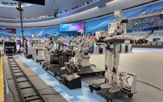 [베이징=뉴시스] 박정규 특파원 = 지난 13일 중국 베이징 국가스피드스케이팅경기장에서 '2025 세계휴머노이드로봇운동회' 개막식을 하루 앞두고 개막식 준비를 위해 악기 연주 로봇들이 대기하고 있다.